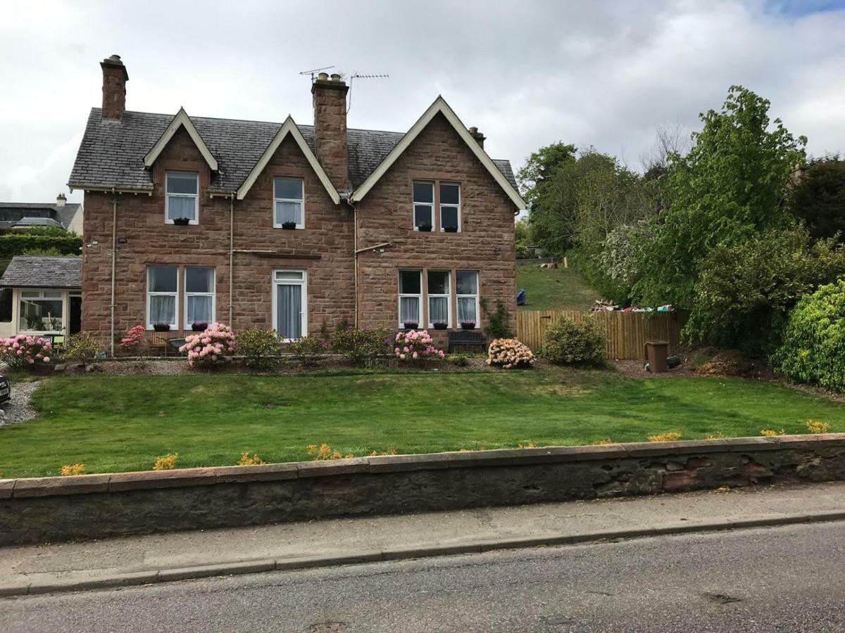 Cromarty View Guest House Accommodations & B&B Dingwall Esterno foto